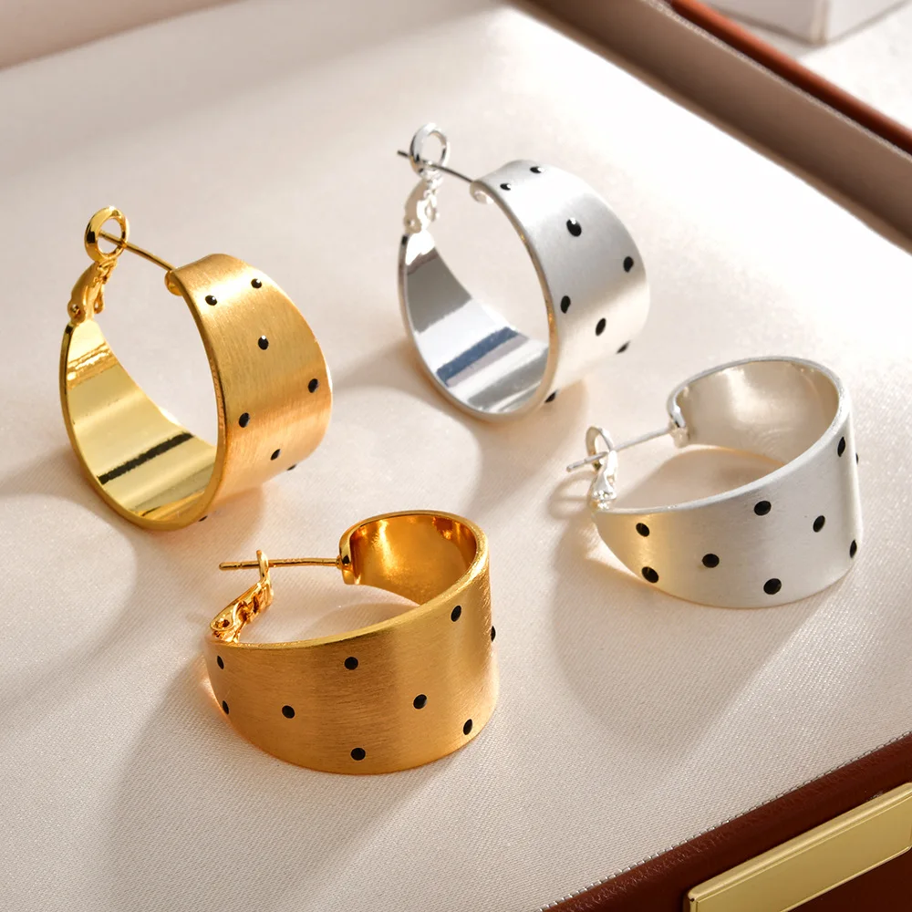 Classic Gold Brushed Black Dot Oversized Hoop Earrings Hypoallergenic Light Luxury Trendy Statement Earrings for Sensitive Ears