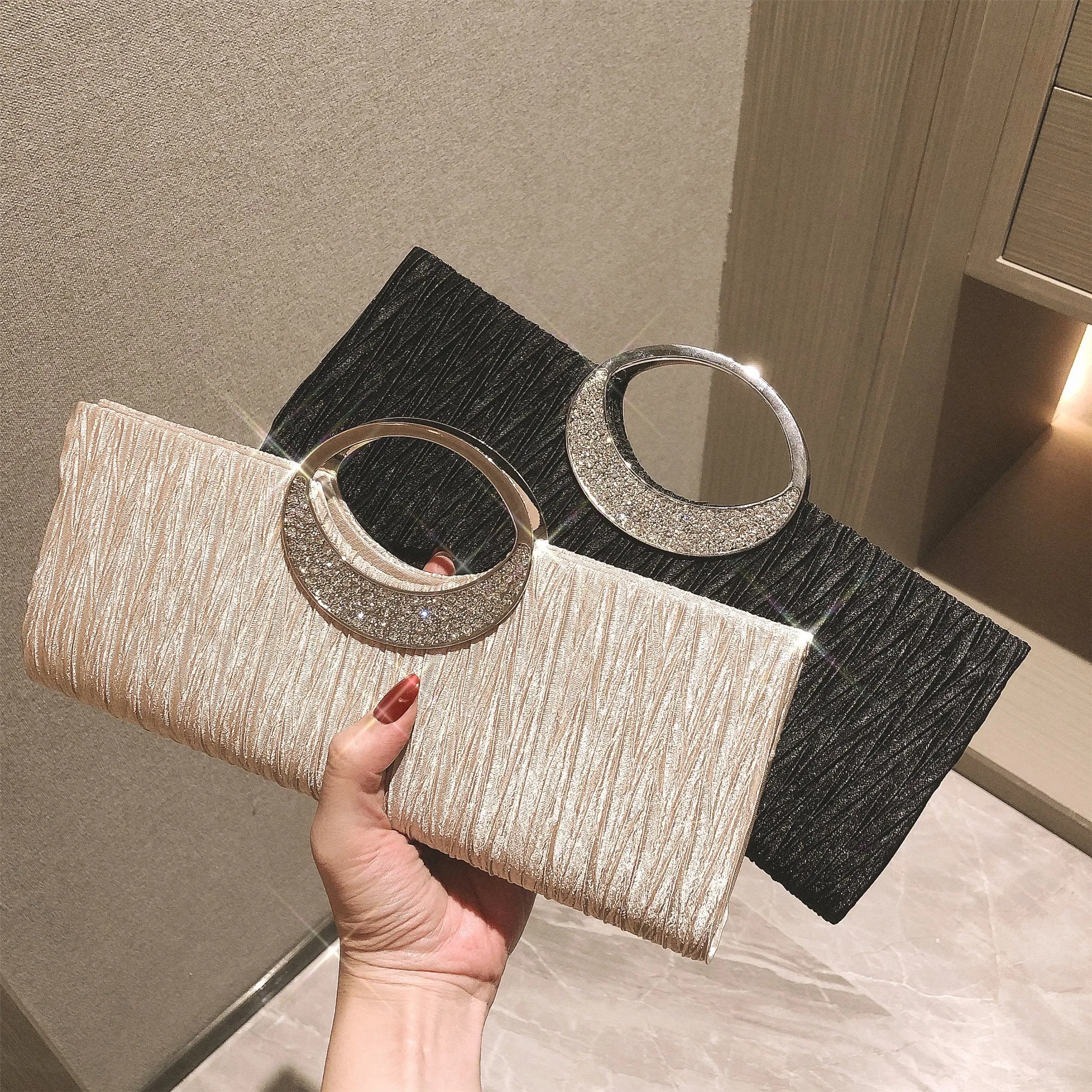 

2025 Italy's Latest Designer Elegant Luxury Ladies Wedding Party Dinner Gift Crystal Gold Silver Diamond Evening Clutch Bag Chic
