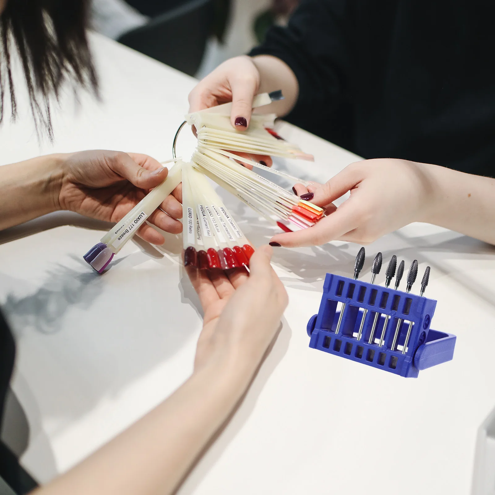 

16-луночный органайзер для шлифовальной головки для ногтей, прочный портативный чехол для хранения маникюрных инструментов, профессиональное домашнее использование, красный