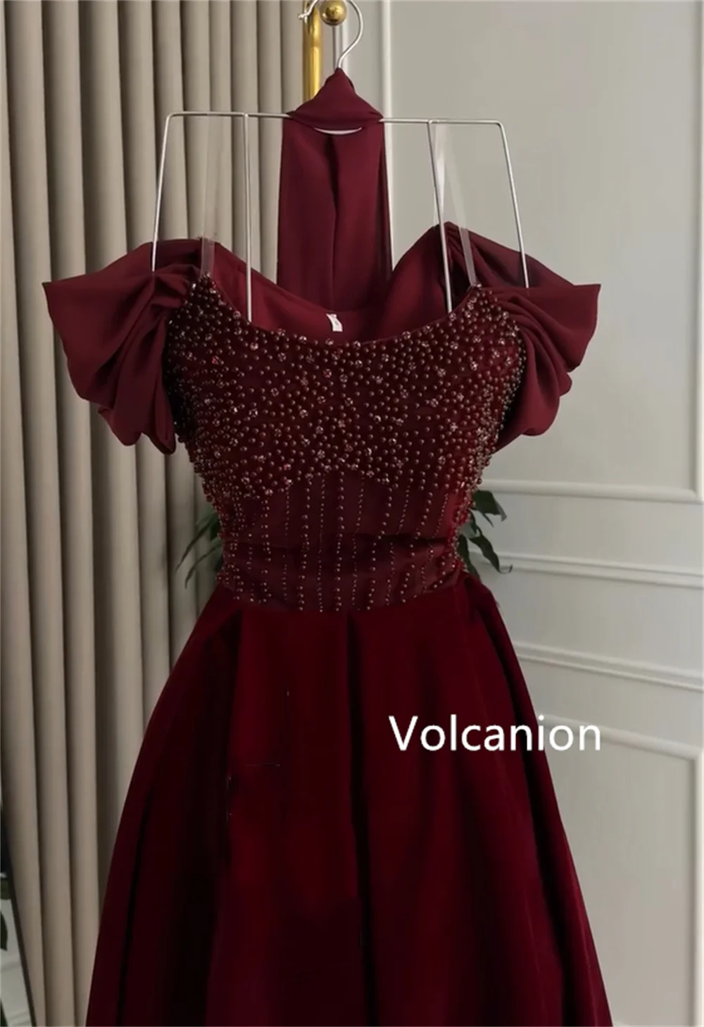 Personalizado combinando veludo plissado lantejoulas a linha fora do ombro midi vestidos de noite luxo 2025 celebridade estilo moderno