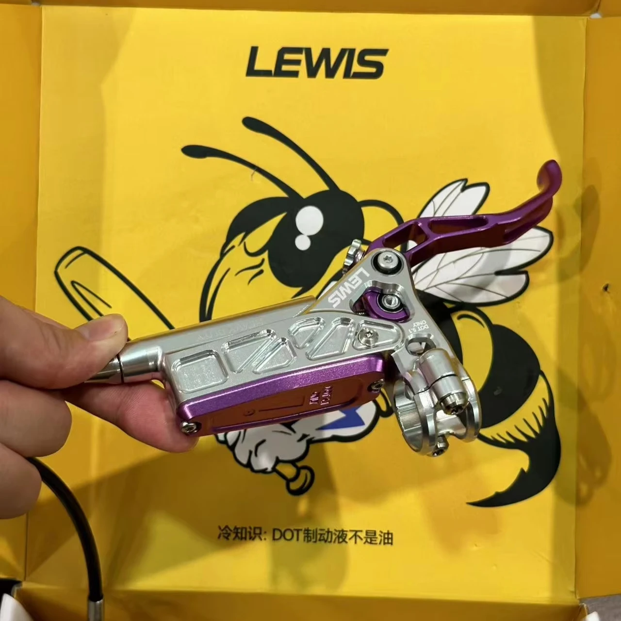 

LEWIS EP6 6 Pistons Oil a Pair Lining Brake Electric Off-road Brakes for Mountain Bike SURR ON TALARIA for Enhanced Performance