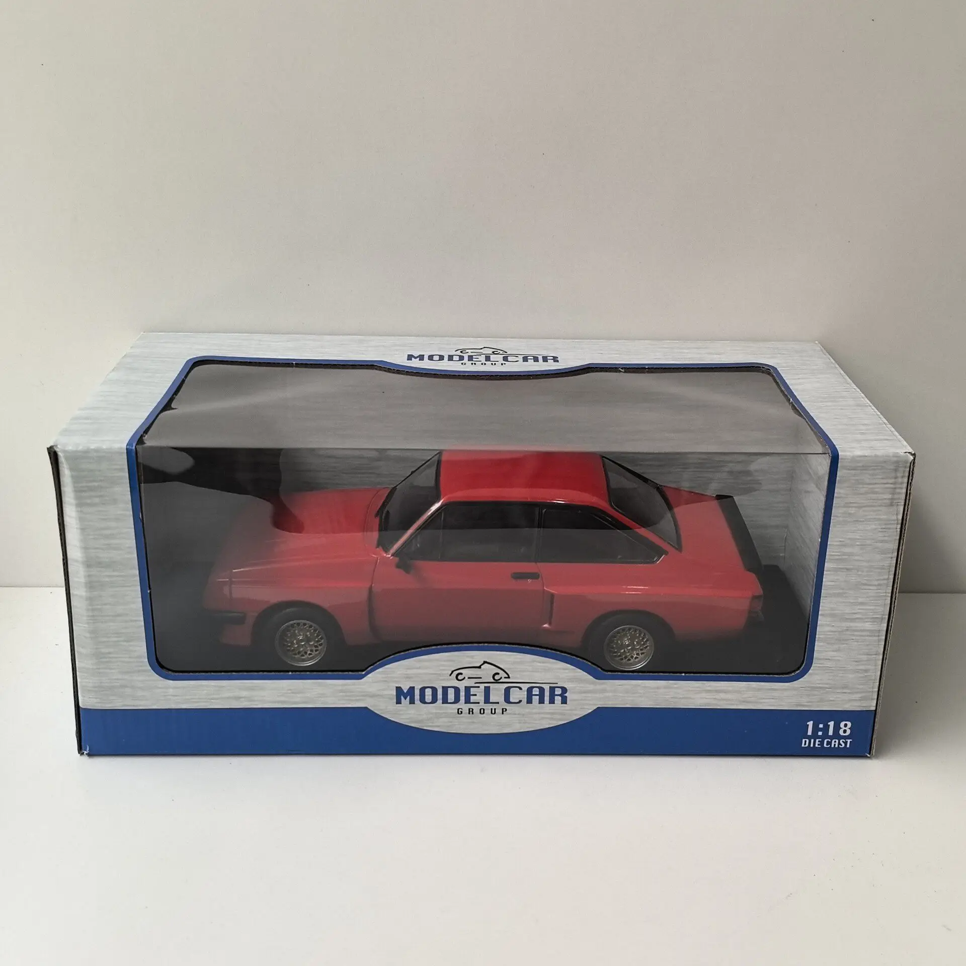 modellino-auto-in-lega-pressofusa-mcg-scala-1-18-ford-escort-mkii-rs-2000-u8