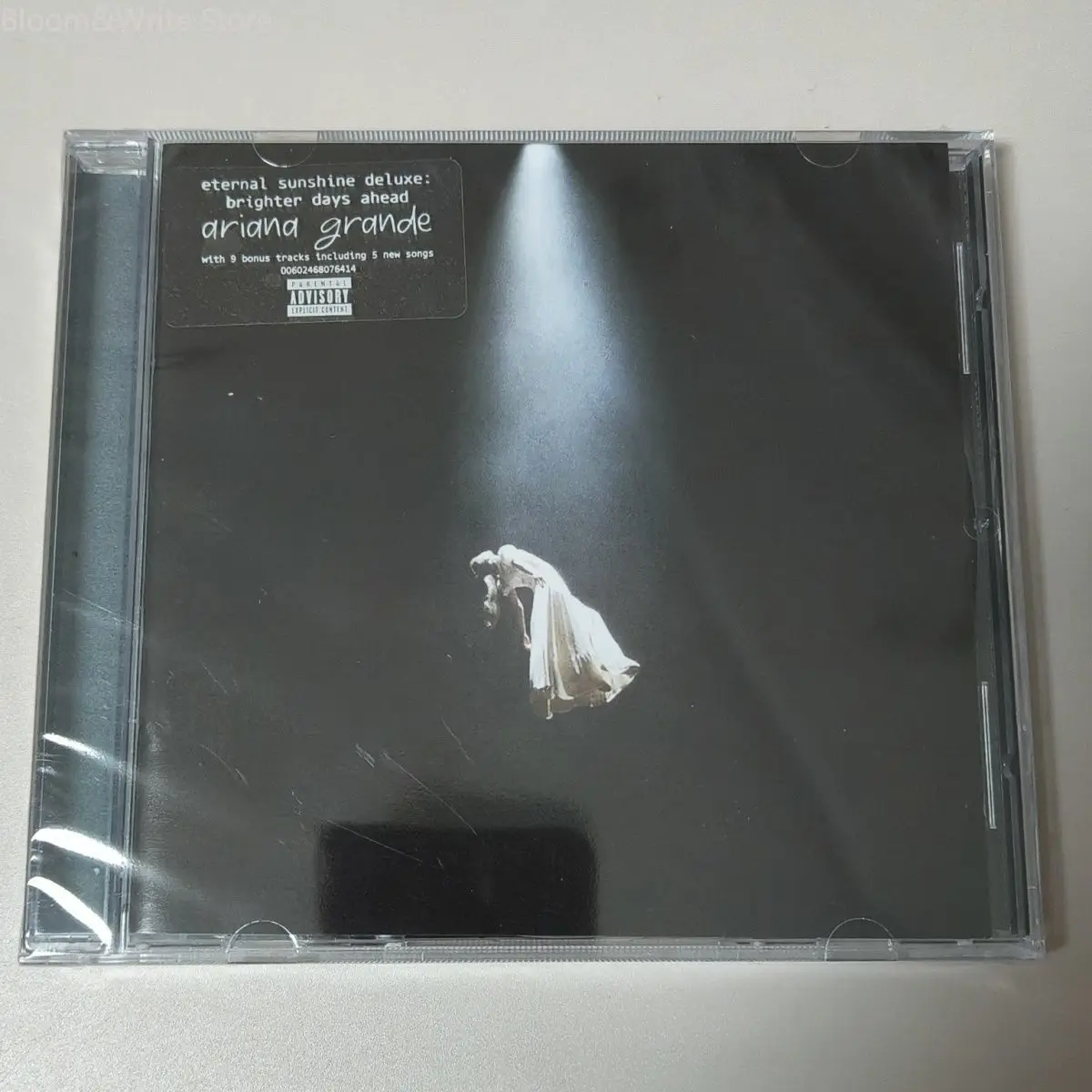 

Классический альбом Арианы Гранде "Eternal Sunshine Deluxe: Brighter Days Ahead" на диске Deluxe-CD, включающий 22 трека, в том числе 9 бонусных.