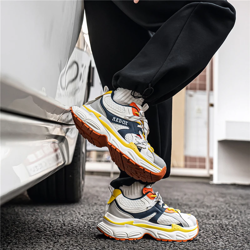 รองเท้าผ้าใบเทนนิสหนังแท้สำหรั - Shock Absorbing Gym Trainers บทวิจารณ์และราคา