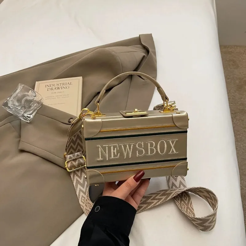 Сумочка нового стиля 2025: высококачественная повседневная сумка через плечо на одно плечо, маленькая квадратная сумка из твердого материала, модная женская сумка