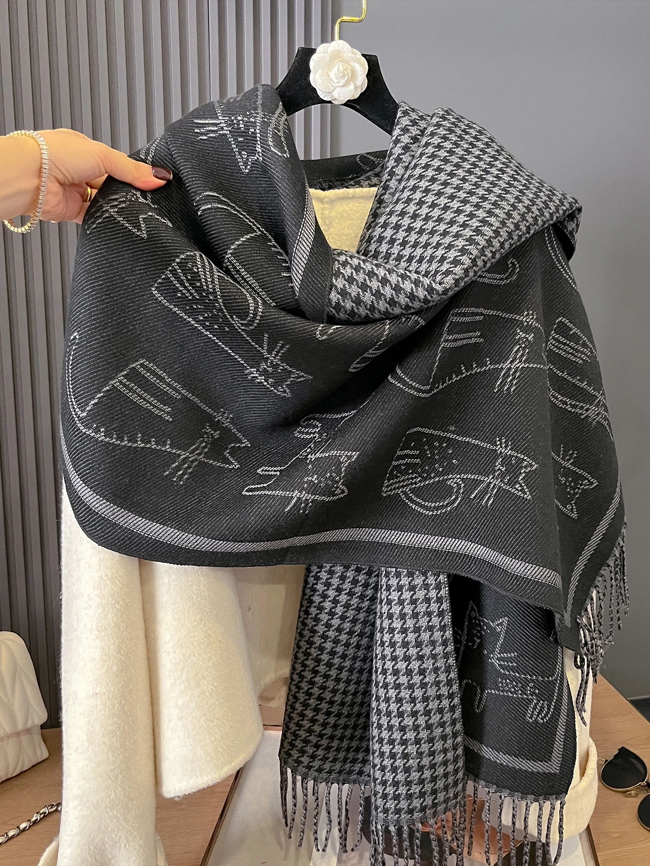 

2024 Winter Women Cashmere Scarf Thick Warm Pashmina Shawls Wraps Kitty Jacquard Lady Blanket Echarpe Bufanda Female New