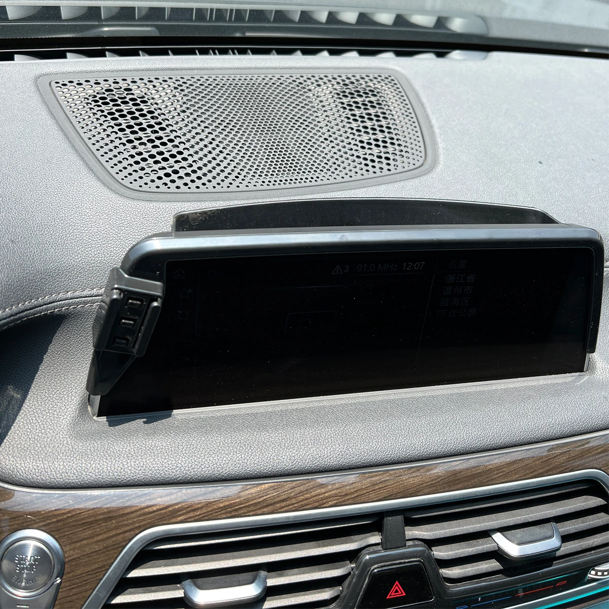 Car Phone Screen Holder For BMW 7 Series G11 G12 2016 2017 2018 2019 2020 2011 2022  Magnetic Wireless Charging Car Phone Mount - Image 3