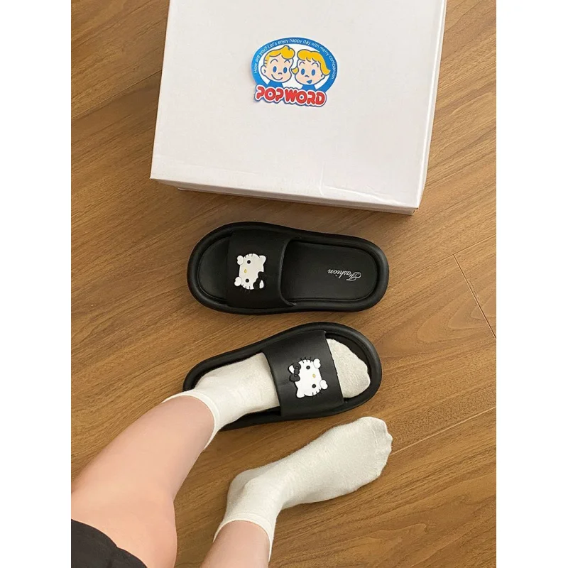 Pantofole da donna estive Cartoon Scarpe da bagno leggere antiscivolo Ragazze carine Scarpe da esterno con suola morbida Comode