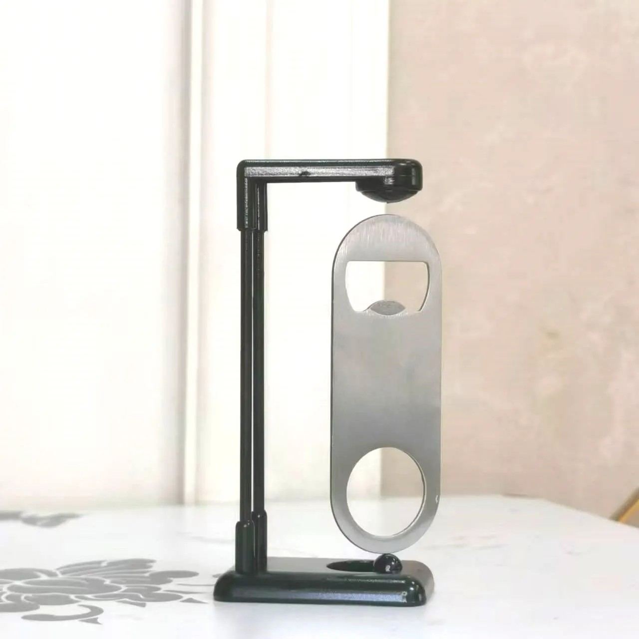 Magnetischer Levitations-Flaschenöffner für Bier, Diego Bar, Pub, Club, Restaurant und Heimgebrauch, Sommergetränke-Accessoires und Küchenbedarf, kreative Ornamente, Weihnachten, Halloween-Geschenke
