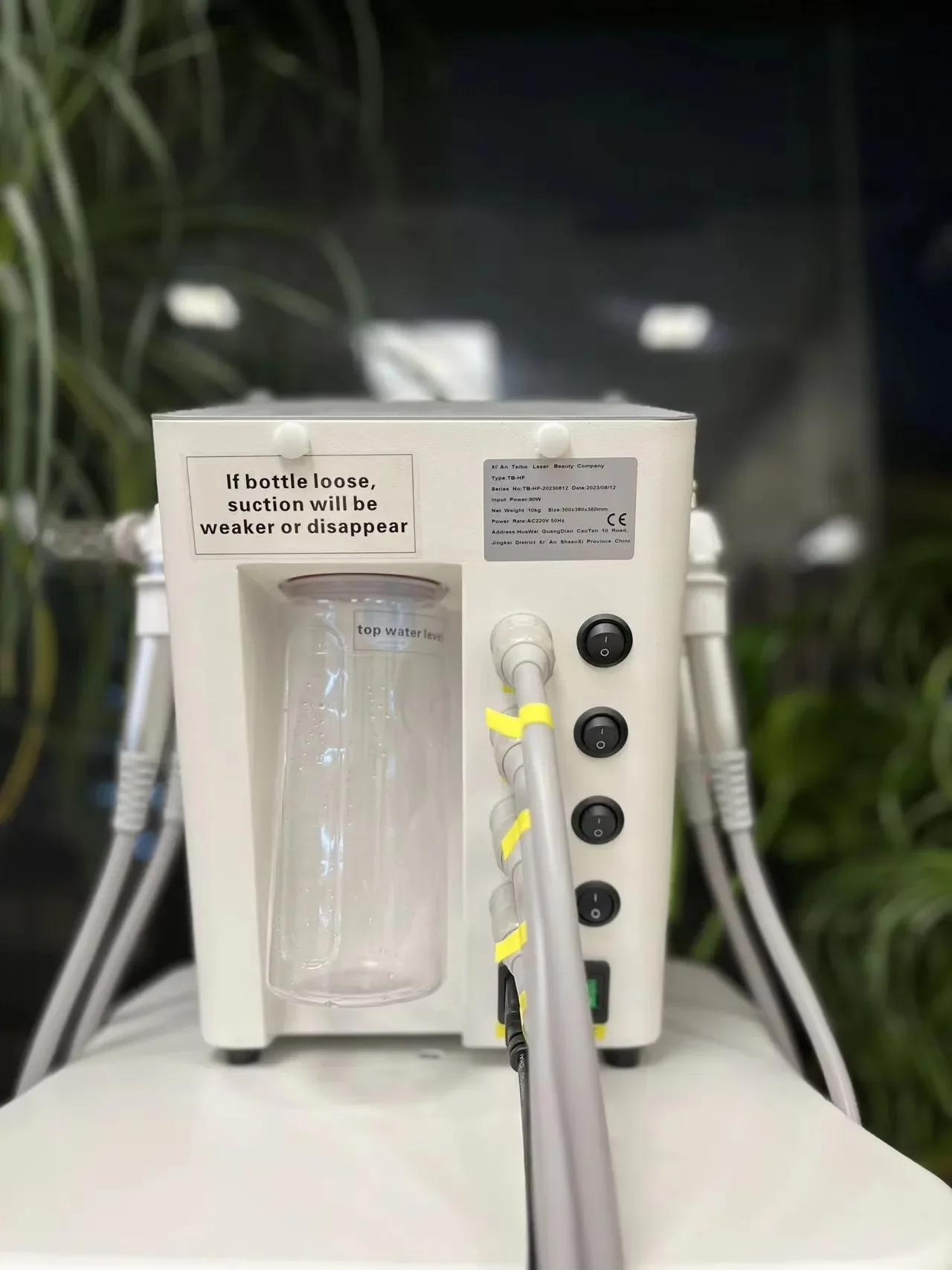 Neues 4-in-1-Gerät mit kleiner Blase und Wasserstoff für das Gesicht, Mikrodermabrasion, Peeling, Reinigung, Lifting, SPA-Blasenausrüstung