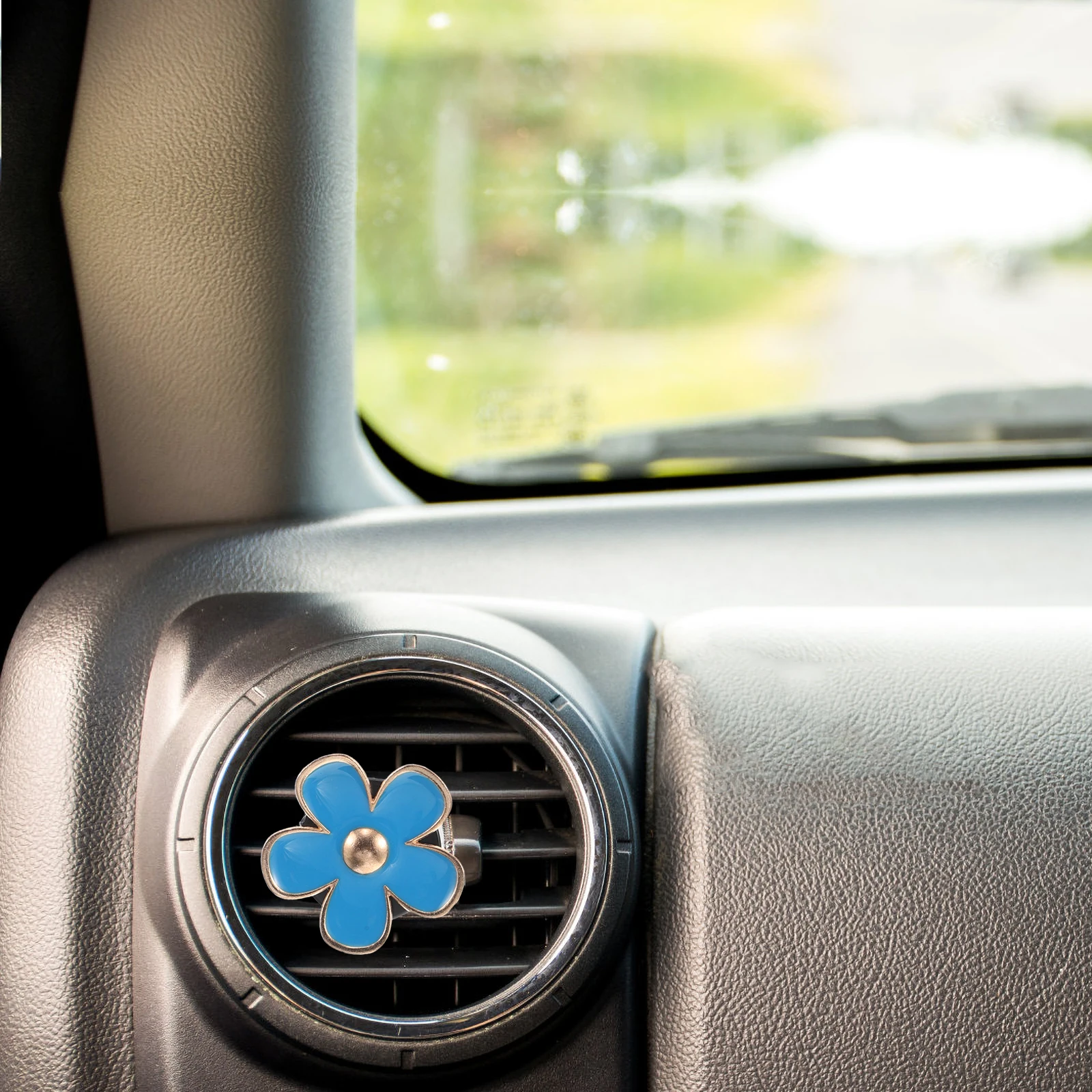 

4pcs Car Perfume Air Freshener Metal Alloy Daisy Flower Vent Clips for Auto Interior Girly Diffuser Scent Clips Car Decor