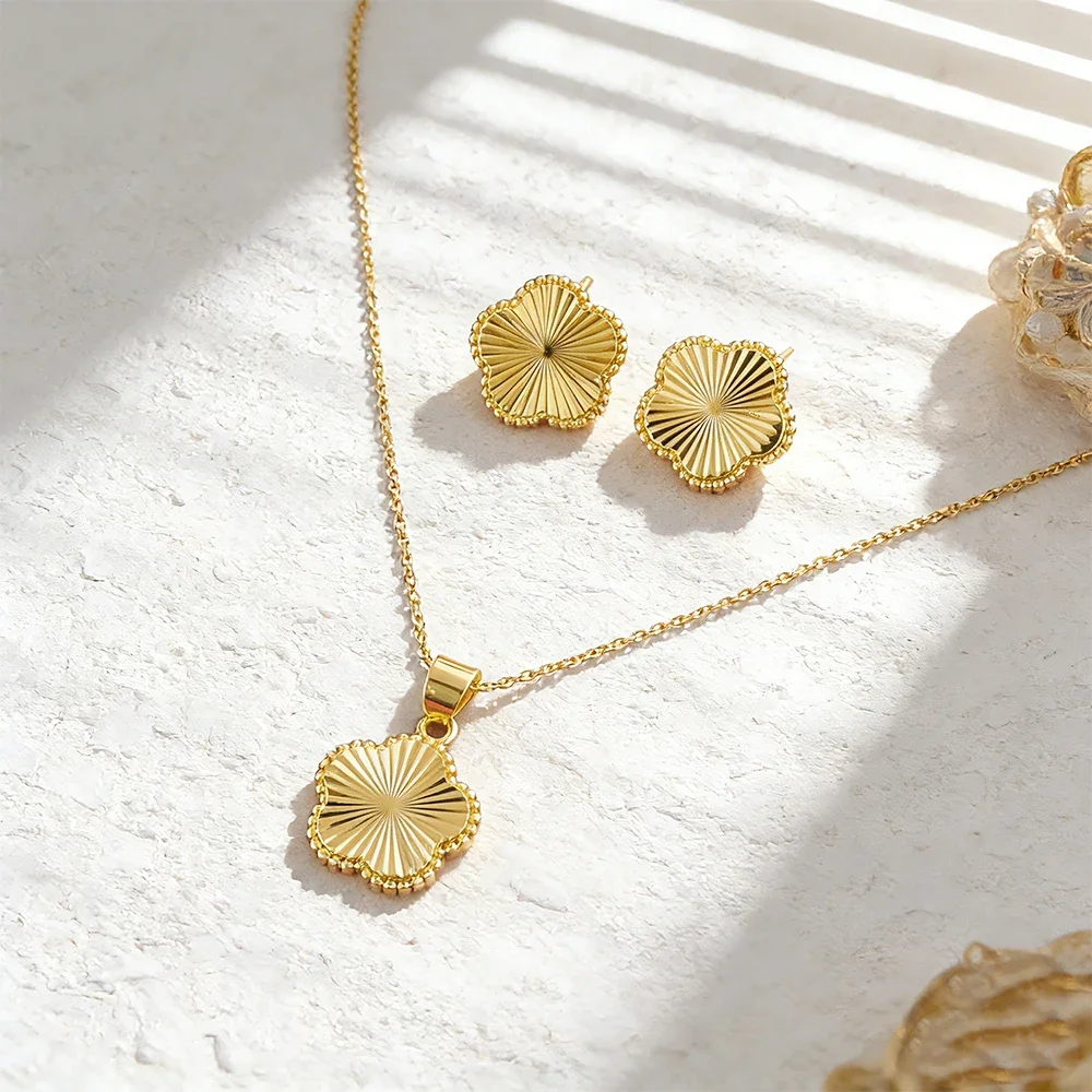 Stainless Steel Necklace Lucky Five-Leaf Flower Fashion Gold-Plated Necklace Earrings DIY Jewelry Set for Women's Party Dress We