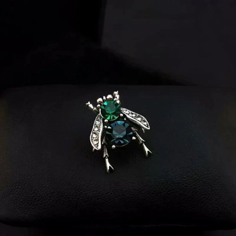 Vintage Bee Rhinestone Brooch Trend Creative Insect Corsage Creative Anti-light Pin