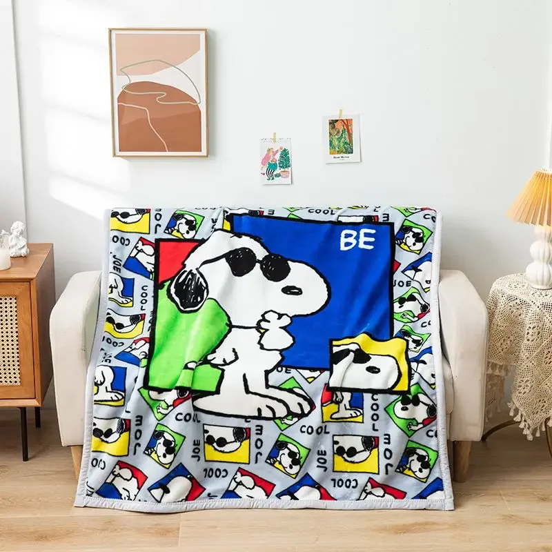 

Snoopy boys and girls new fashionable and playful cute funny cartoon comfortable and soft flannel double layer cloud blanket