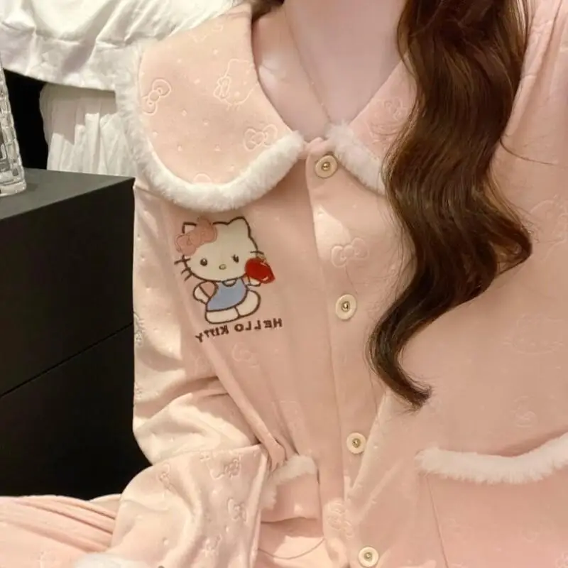 

Новый комплект пижам Sanrio с длинными рукавами, Hello Kitty, для женщин, больших размеров, домашняя одежда для отдыха, милый, теплый, удобный, с воротником Питер Пэн