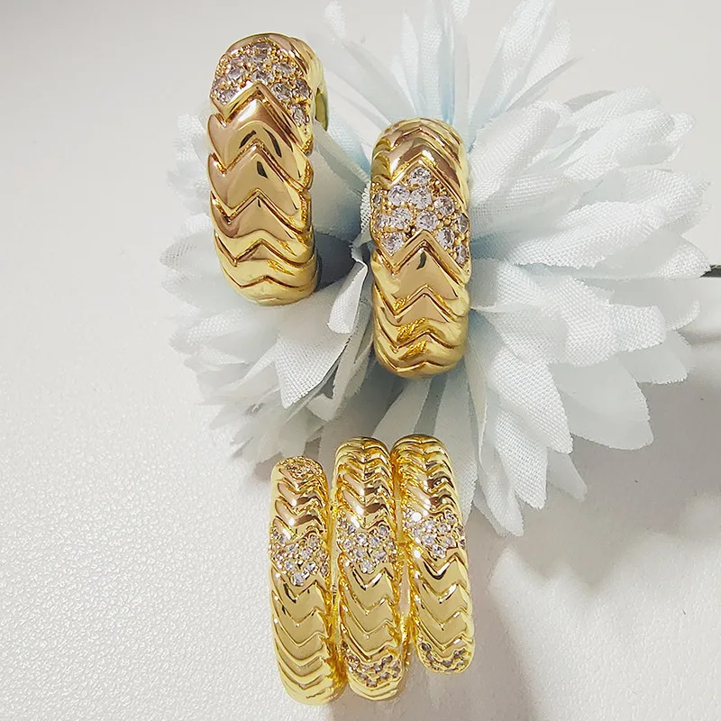 

BVLG Style Vintage Knitted Layers Chunky Band Ring Gold Weaved C Shape Ear Hoop Circle Ring Earring Luxury Chic Jewelry Set Gift