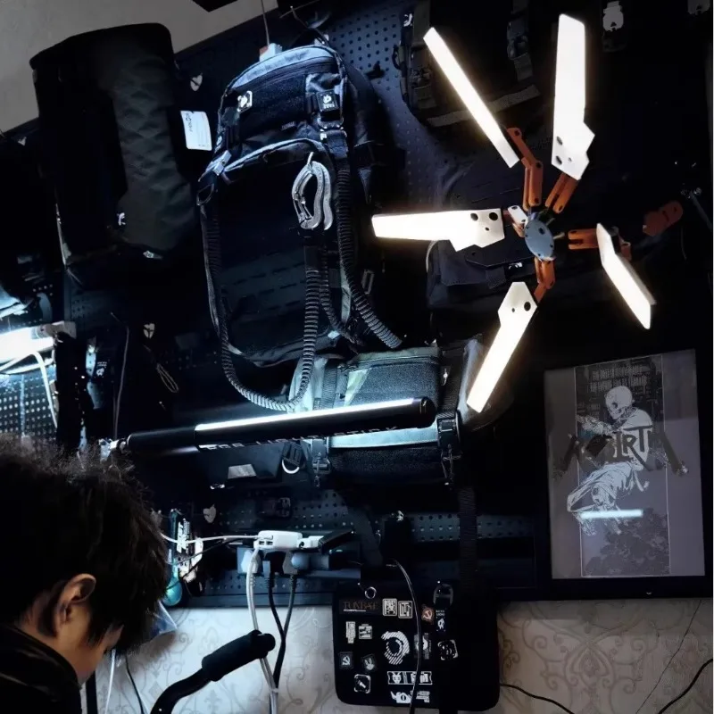 35 سنتيمتر لعبة الموت تجديل Odradek التضاريس الماسح الضوئي LED الجدول مصباح كوجيما الموت تجديل مكتب ديكورا الحرف عيد ميلاد تأثيري هدية