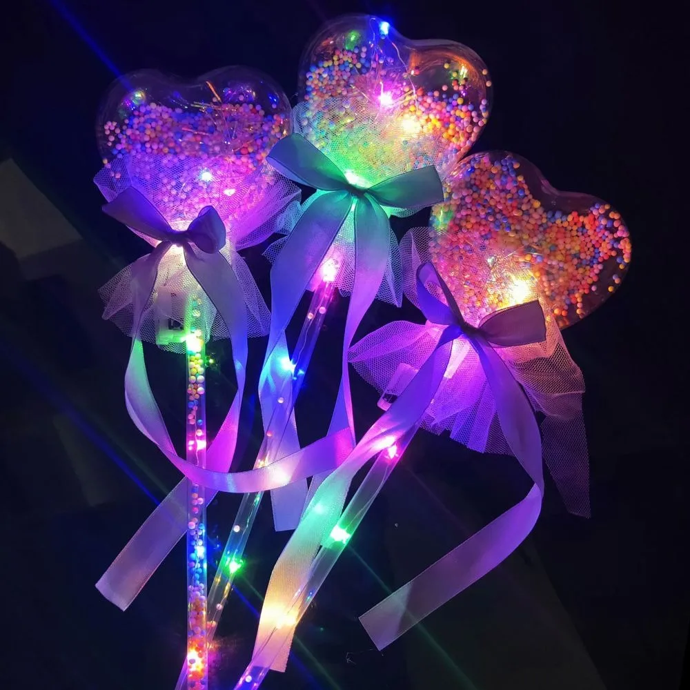 Giocattolo per bambini Star Love Heart Party Puntelli Cosplay Bastone incoraggiante Giocattolo rave Bastone luminoso LED Bastone magico da fata Bacchetta magica illuminata