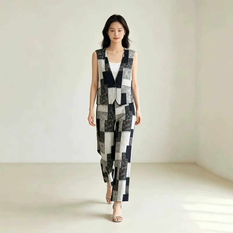 Miyake Pleated Plaid Vest Set 2026 Autumn New Vintage Color-Block V-Neck Sleeveless Vest High-Waisted Wide-Leg Pants 2-Piece Set