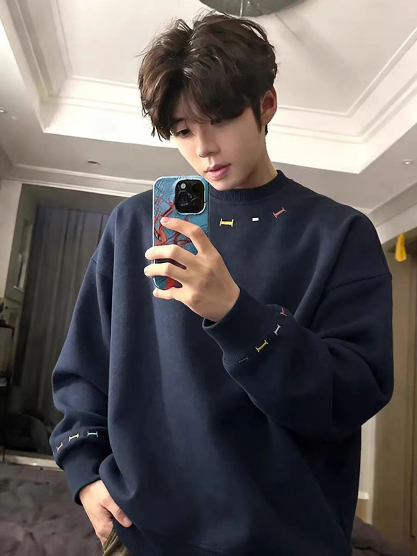 

Men's round Ne Embroidered Sweatirt Fce Lined Thi Long Sve Autumn Winter Faionable Casual Inner Wear T-irt