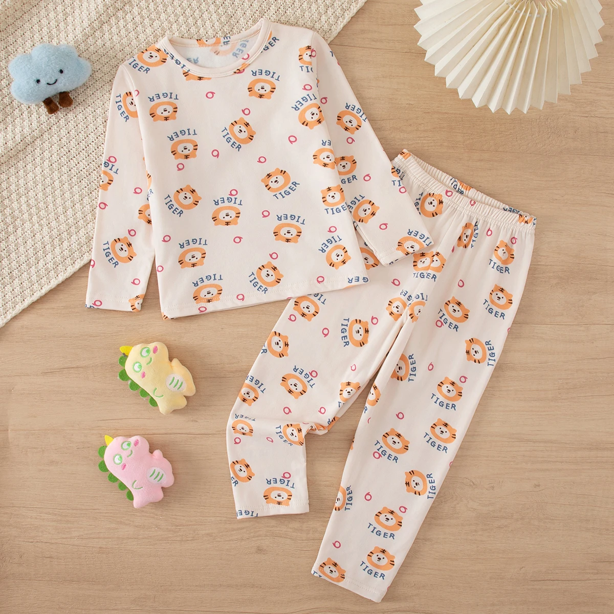 2-Piece Autumn/Winter Children's Set Dinosaur Animal Print Fashion Boys And Girls Same Style Sleepwear Comfortable And Casual