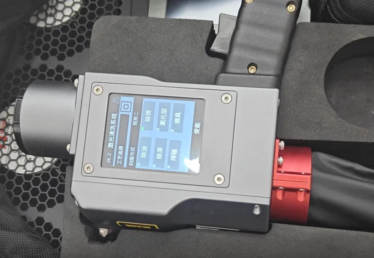 300W JPT 5mj Suitcase Pulse Fiber Laser Cleaning Machine Paint Oil Rust Coating Removal Laser Cleaner