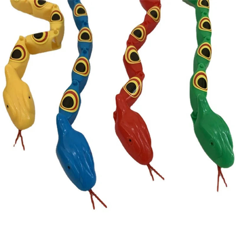 Nieuw en grappig simulatiespeelgoed voor kinderen Twist Snake Party Party Prank Joint Snake Toy Objet Insolite Cosas Raras Vakantiecadeau