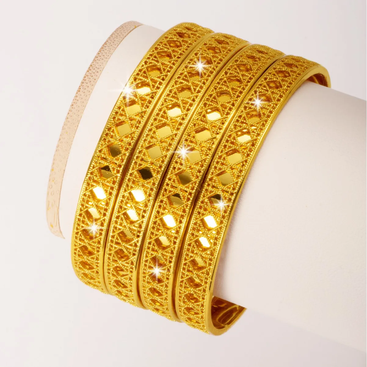 9999 Gold Tartan Bracelet Cross-border Luxury Fashion High-end Diamond Pattern Glossy Hollowed-out Hand Ring