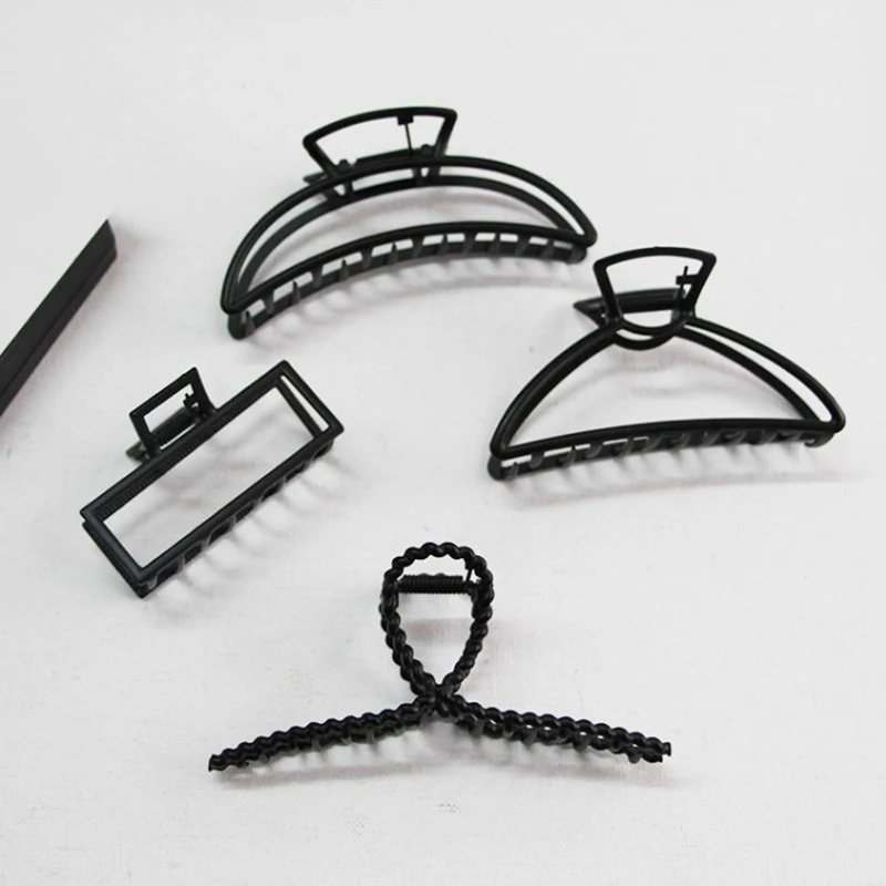 Simple black Claw Crab Elegant Girls metal grabbing clip headdress female Ponytail Claw Clip Hair Jewelry Ornament accessory