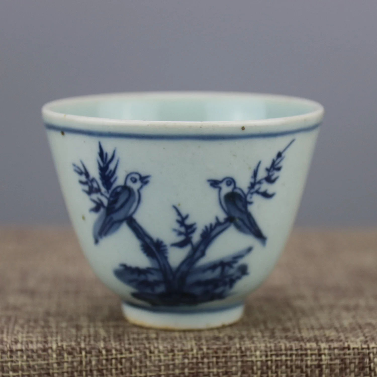 

Daming Wanli Blue and White Hua Niaowen Kung Fu Cup Tea Cup Porcelain Vintage