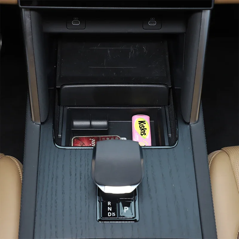 

For Land Rover Discovery Sport 2024+ ABS black car center control gearbox front storage box car interior accessories 1Pcs