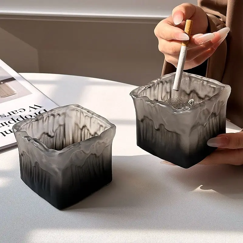 

Нишевый дизайн, ретро-квадрат, модная стеклянная пепельница, высокий уровень внешнего вида, креативный пепел против лета, современный и простой