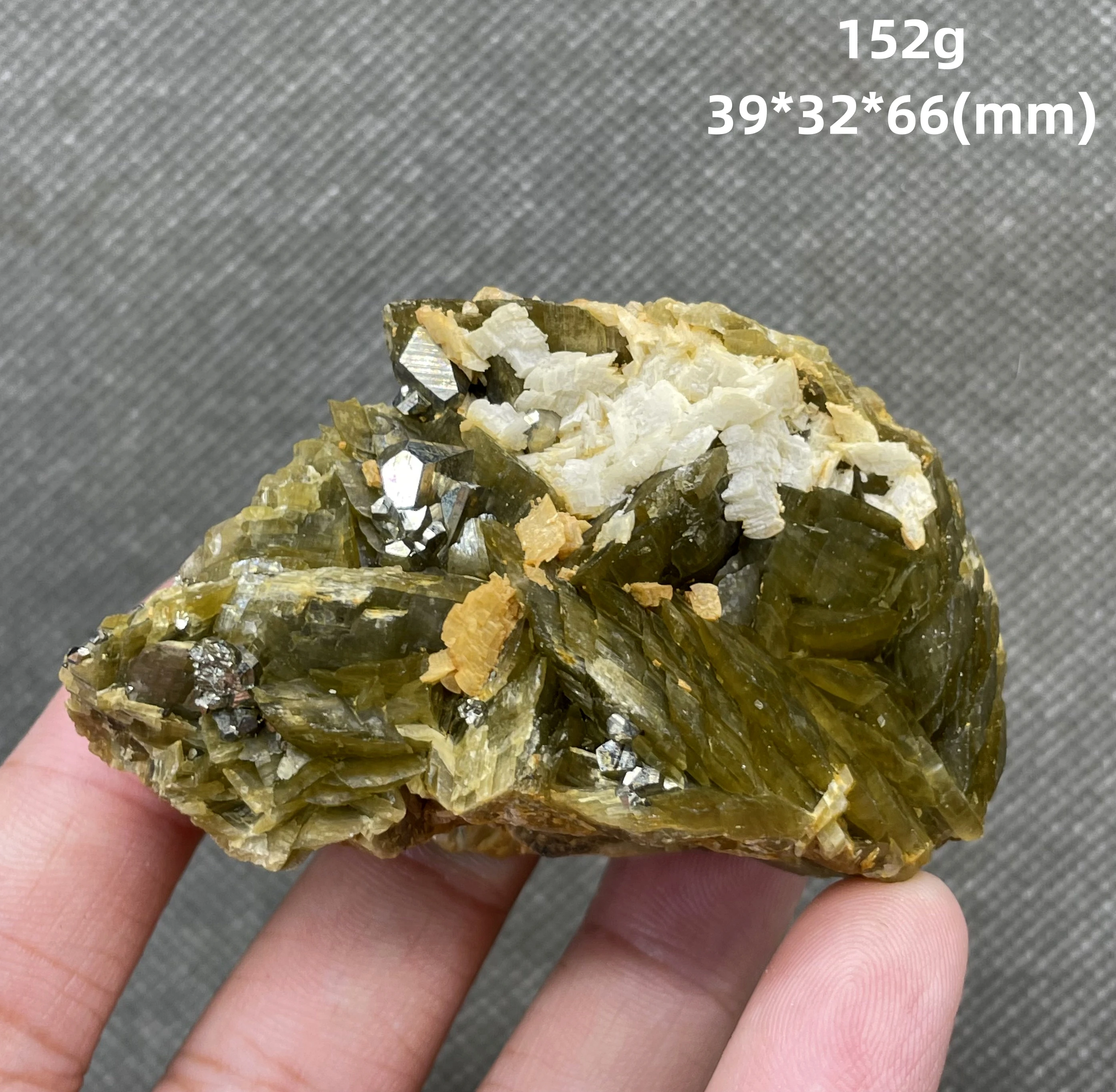 

Best! 152g Natural Siderite and calcite and pyrite symbiosis Mineral Specimens Stone and Crystal from China's Healing Crystals