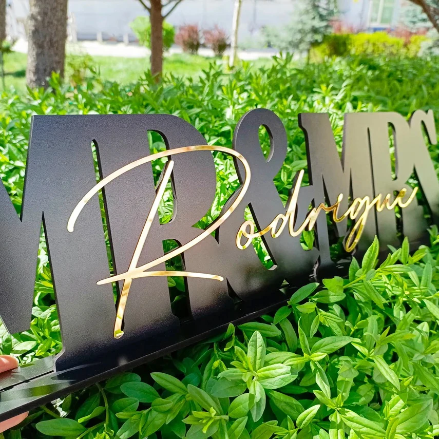 Customized Name Mr&Ms Wedding Sign Acrylic Gold Wedding Center Top Table Decoration Sweetheart Freestanding Letter Name Sign