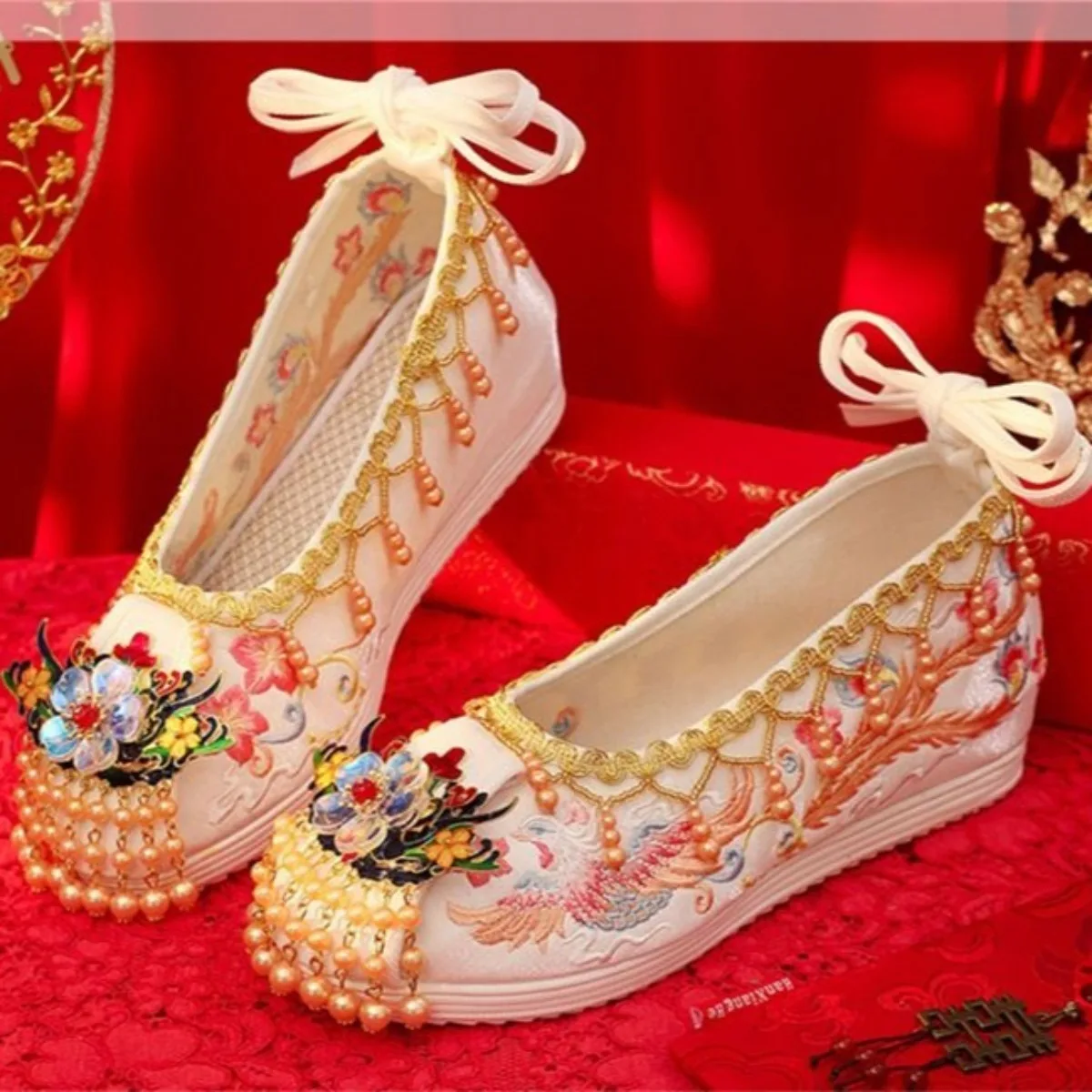 Women Xiuhe Wedding Hanfu Shoes Red Tassel Embroidered Height Increase Ancient Style Chinese Bridal Ethnic Shoes