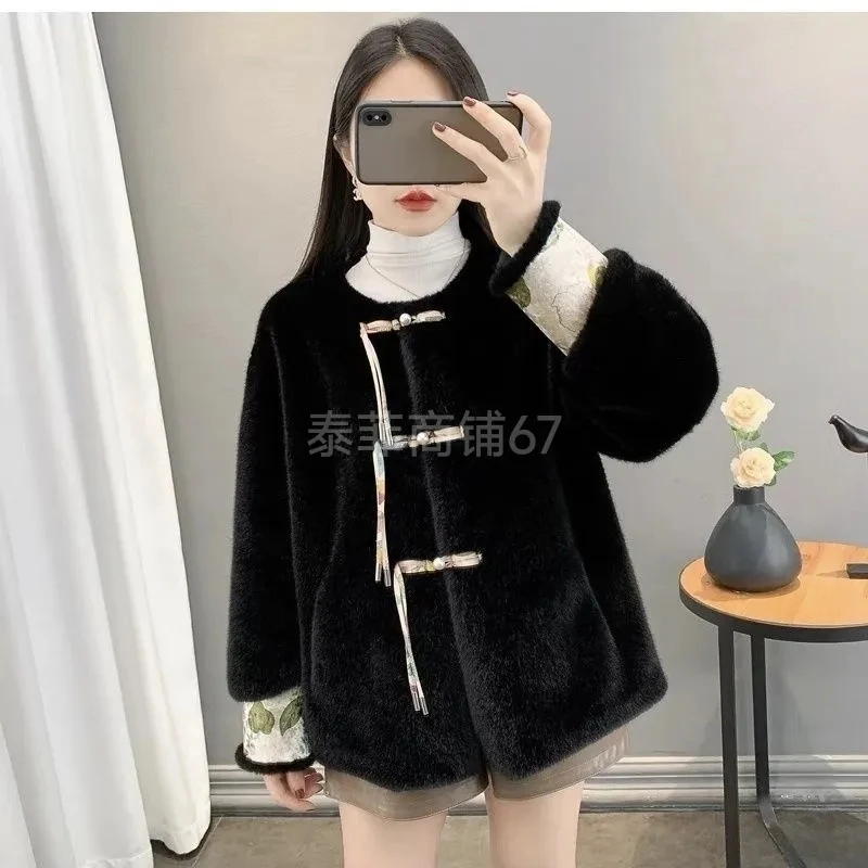 

New Women's Short Eco-Friendly Fur-Integrated Down Jacket with Chinese Flair for Fall and Winter Fashion