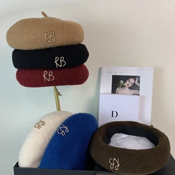 Designer Brand Metal RB Women's Wool Beret Winter Warm Beanie Hat Versatil Girl's French Painter Hats Outdoor Female Berets Caps