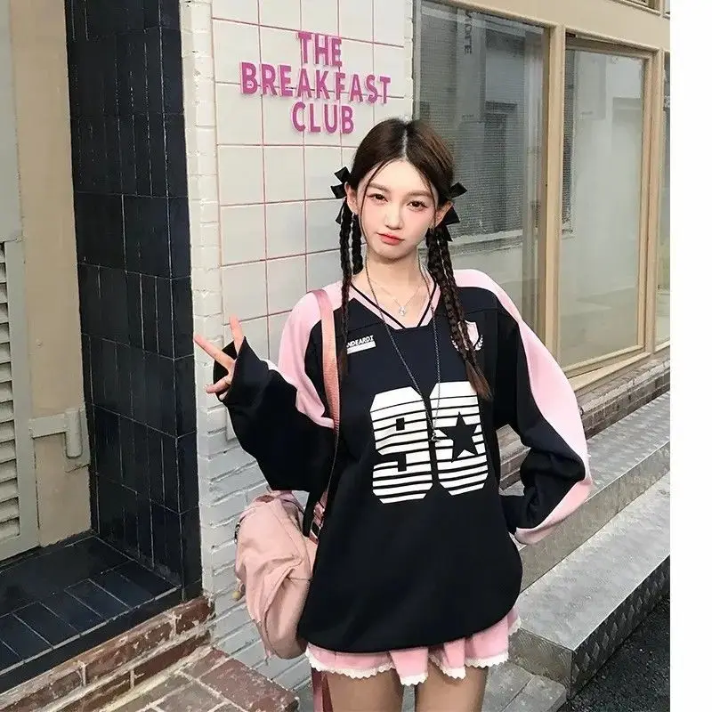 سترة أمريكية ريترو برقبة على شكل حرف v بلوفرات متباينة سترة كبيرة الحجم للسيدات بأكمام طويلة ملابس رياضية ربيعية لعام 2025 ملابس خروج #5