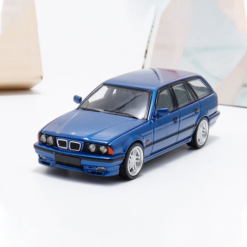 Diecast in scala 1:64 E34 TOURING Simulazione Modello di auto in lega Display statico Giocattolo da collezione Regalo Decorazione souvenir
