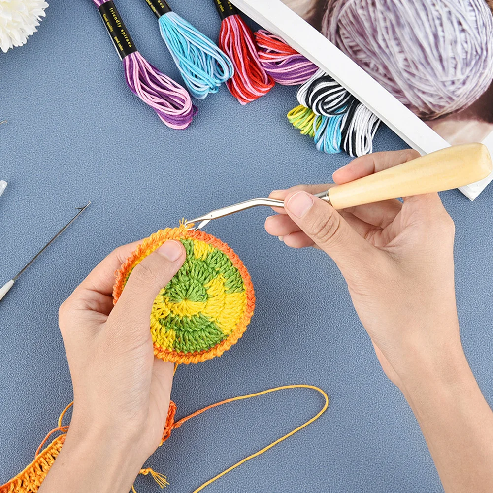 

Crochet Needle Set for DIY Hairstyles Hair Locking Tool 7Pcs Crochet Hooks for Hair Plastic Metal Wood Material