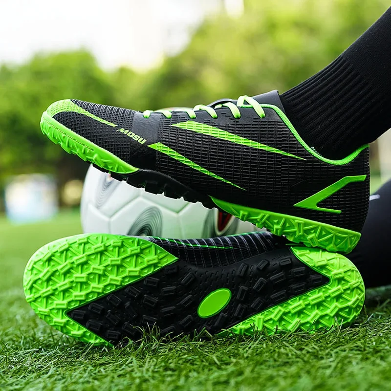 Men Football Shoes Breathable Indoor Training Soccer Shoes Futsal Long Spikes Ultralight Non-Slip Outdoor Sport Cleats Grass