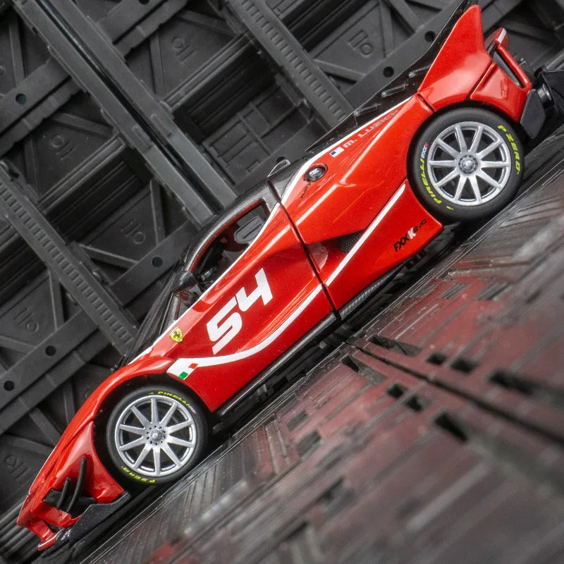 Bburago 1:32 Ferrari FXX K alloy supercar model car ornament, sound and light feedback, children's toy car gift