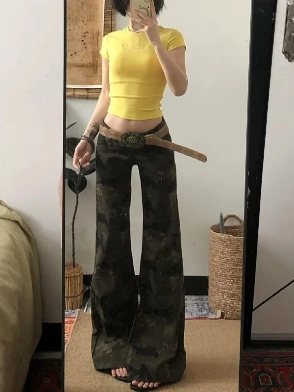 

Джинсы Bootcut большого размера для женщин, хорошо известные, призначенные, украшенные, принимаются, выбранные, почетные, ценные, потертые, изношенные