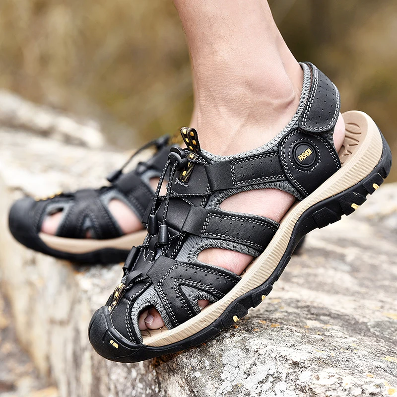 Summer Sandals Men\'s Baotou Beach Shoes Soft Soled Leather Anti Slip Outdoor Hollow Breathable Daily Casual Men\'s Shoes Slippers