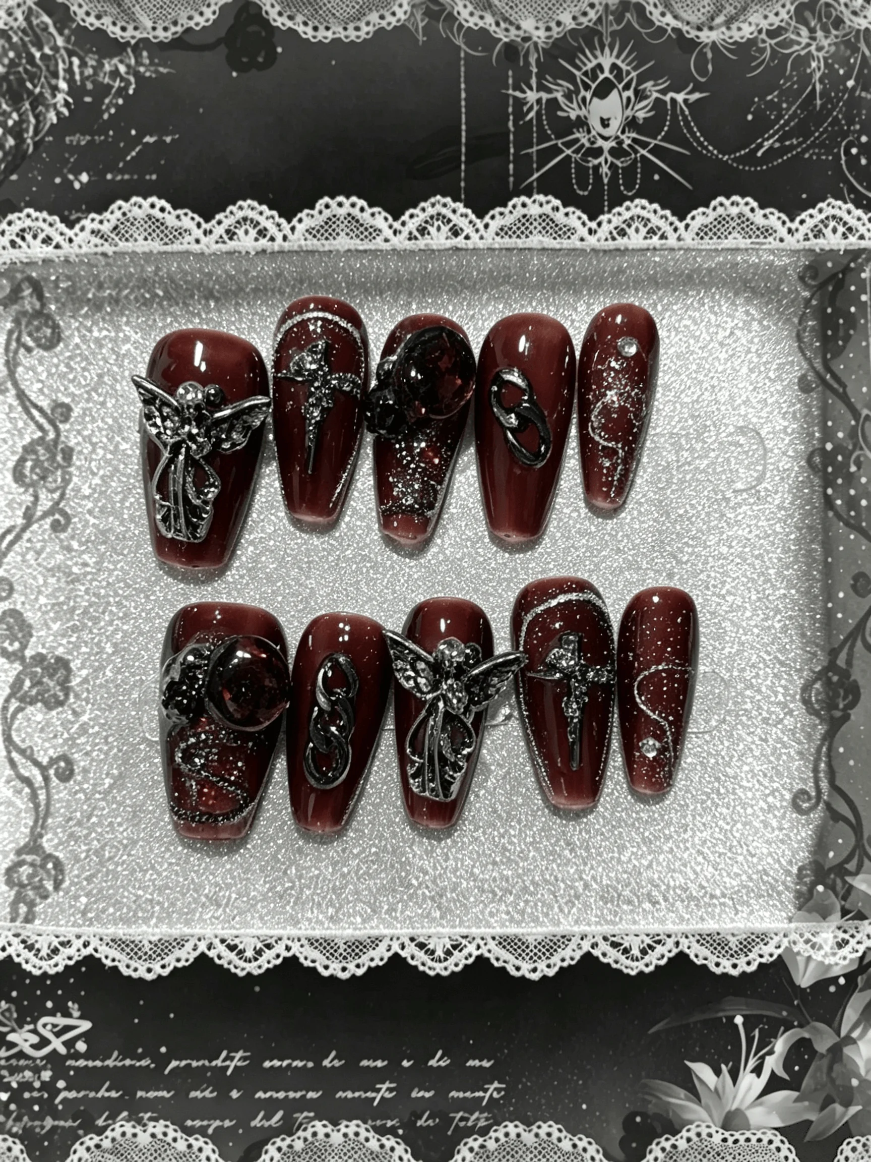 10 Pieces of Handmade Wearable Nail Art Trapezoidal Full-Cover Nail Tips, Medium Length, Burgundy and Dark Black, Dark Gothic Style, Suitable for Women and Girls, Perfect for Halloween, Dates, and Outings, Ideal as a G