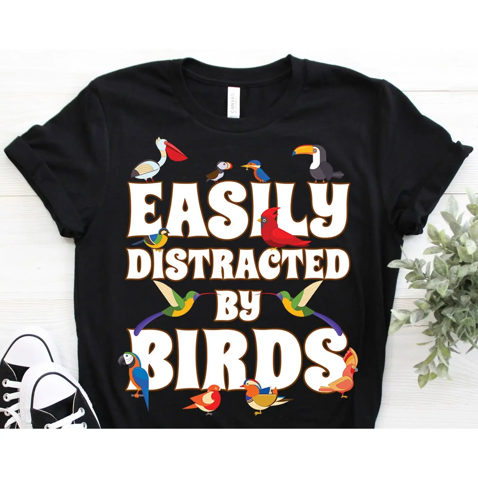 Easily Distracted By Birds T Shirt Funny Birdwatching for Bird Lover Watcher Ornithologist Birding Birthday Present vintage