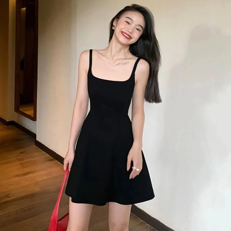 Una línea sin mangas vestidos negros mujeres cuello cuadrado Spaghetti Strap Mini vestido mujer 2025 ropa de calle moda vestido de fiesta Mujer