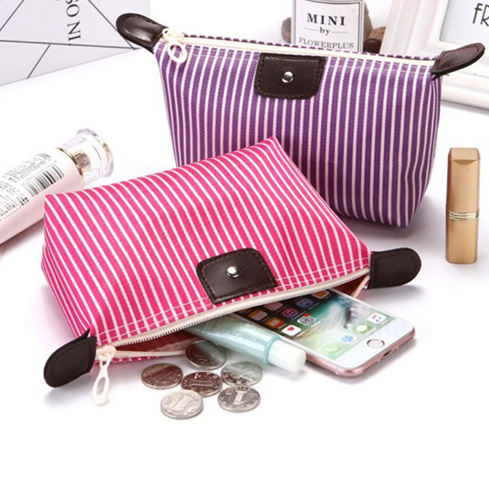 ¡8 pinceles de maquillaje gratis! Bolsa de cosméticos de viaje impermeable - Organizador de artículos de tocador de nailon