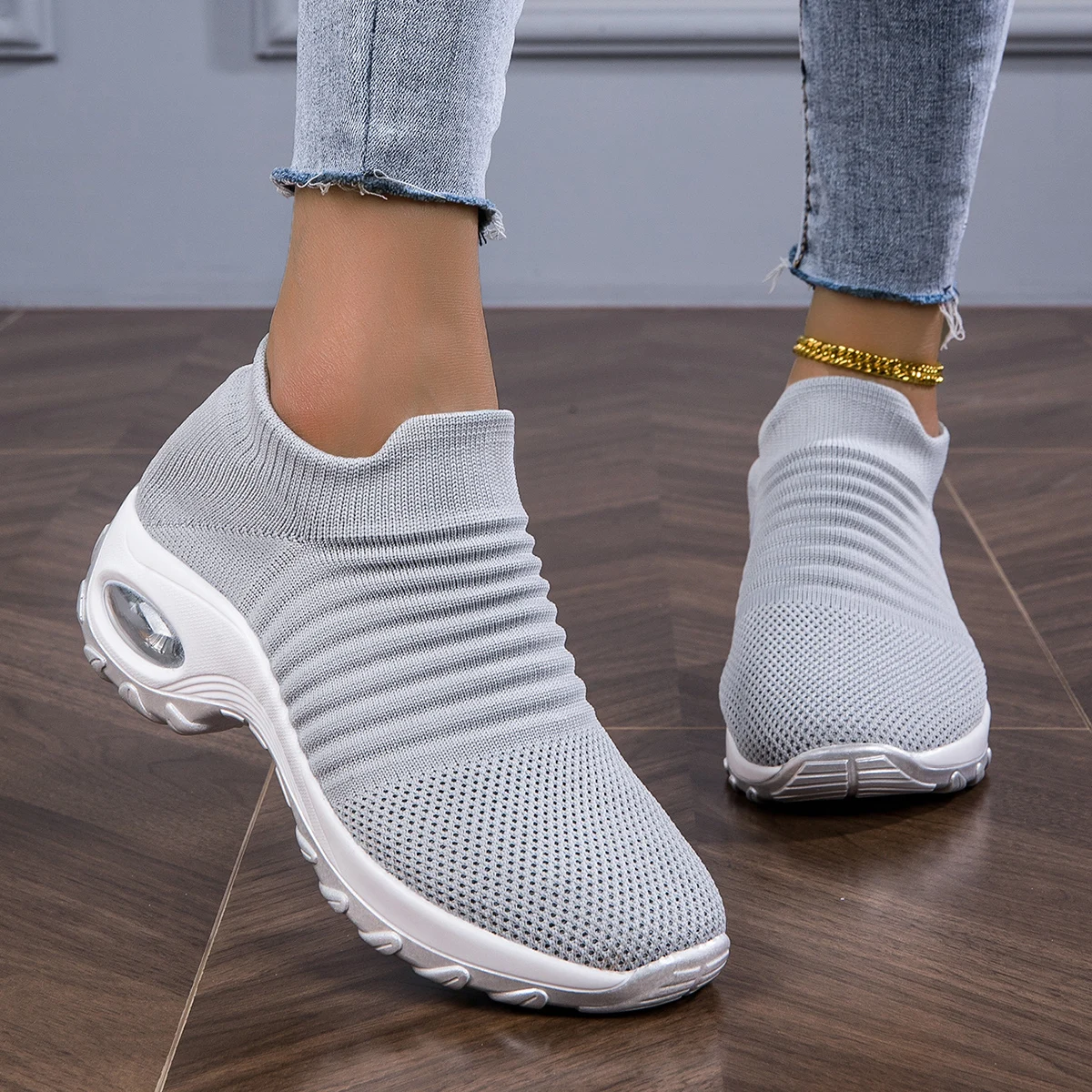 Ladies Low Top Outdoor Thick Sole Increased Lightweight Breathable Socks Shoes Walking Shoes Casual Shoes