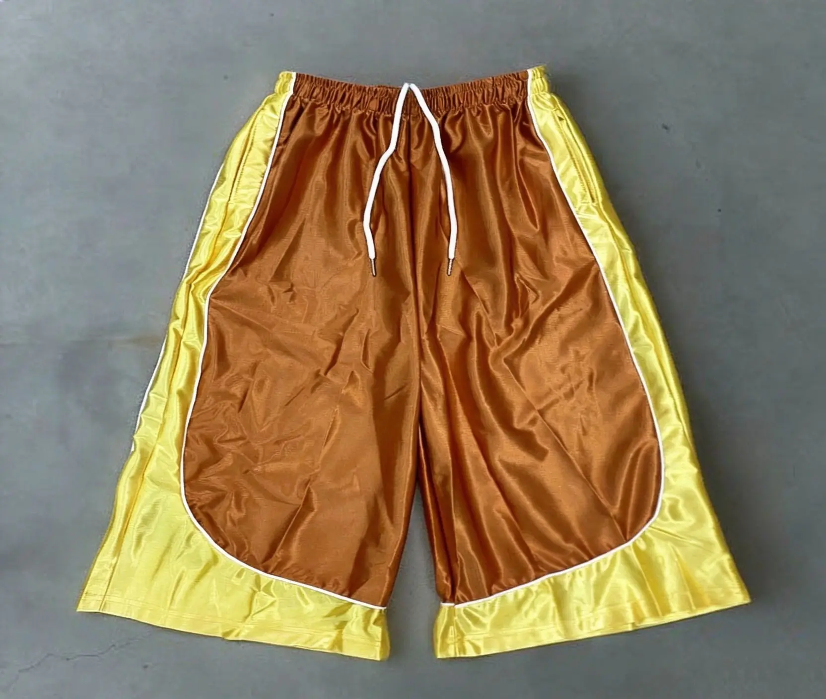 Retro-Hose in kontrastfarbenem, leuchtendem Design, 7 Zoll lang, mit Kordelzug und elastischem Bund, weiten Beinen und lockerer Passform, Sportshorts. – Detail 9